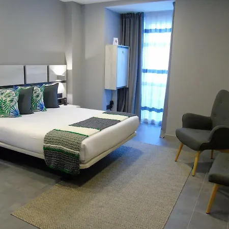 5dos5 Apartmanhotel Oviedo