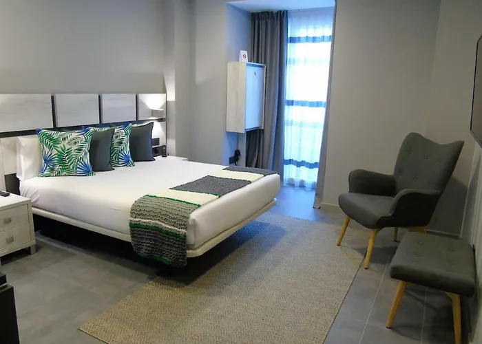 5dos5 Apartahotel Oviedo